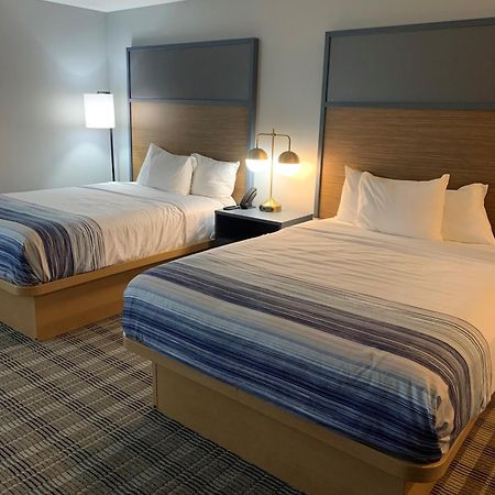 Americinn By Wyndham Marshfield Bagian luar foto