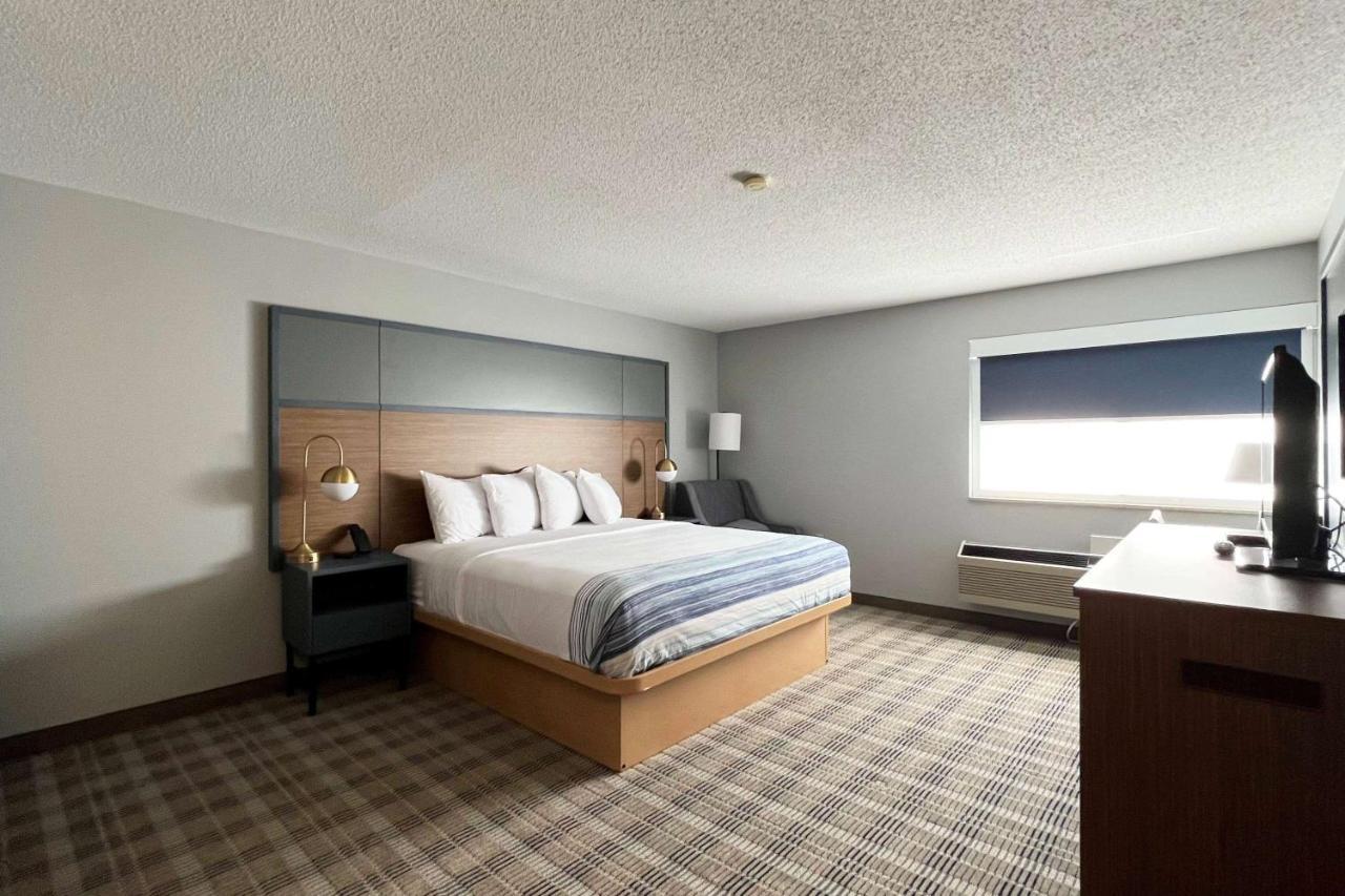 Americinn By Wyndham Marshfield Bagian luar foto