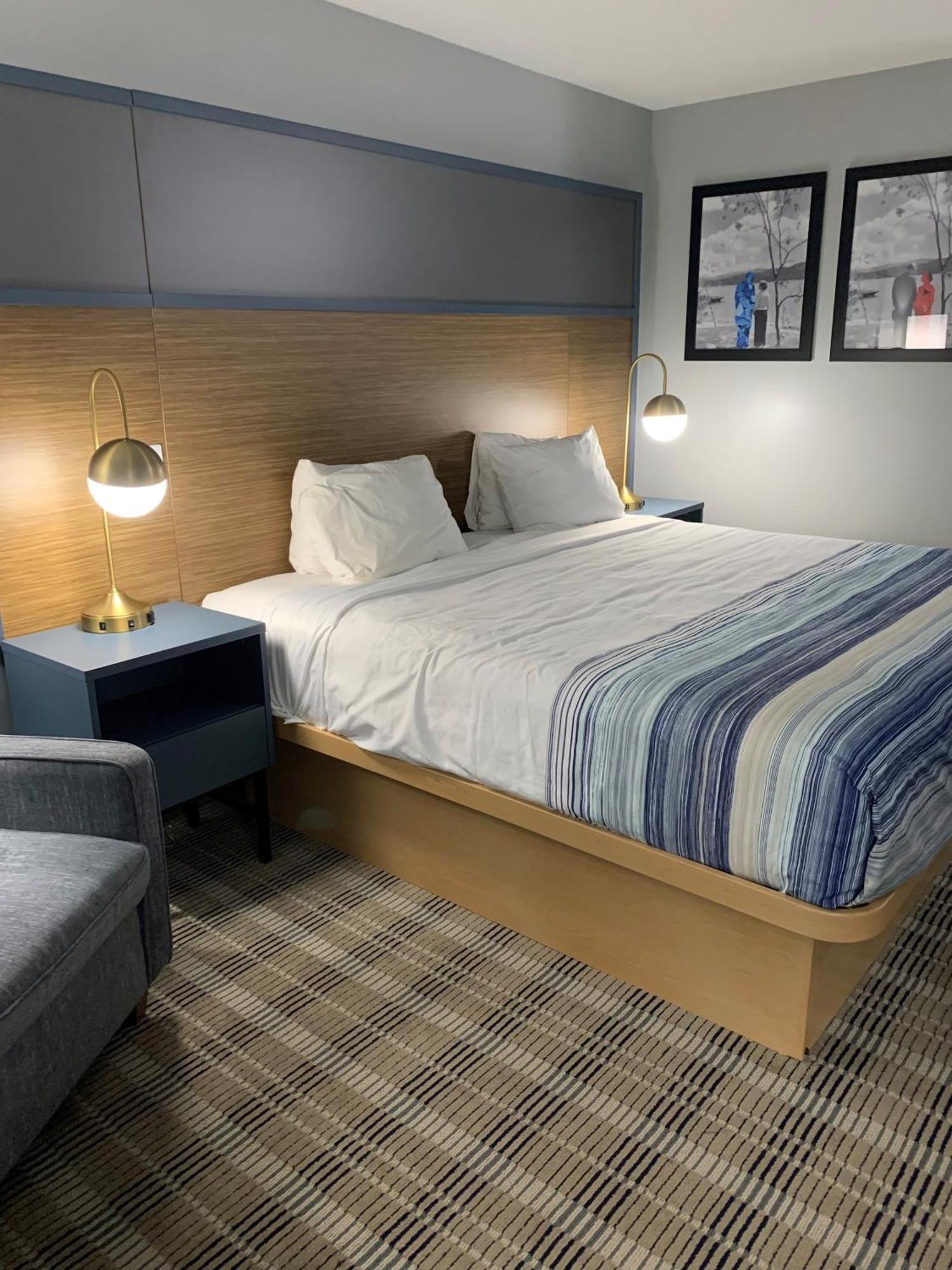 Americinn By Wyndham Marshfield Bagian luar foto