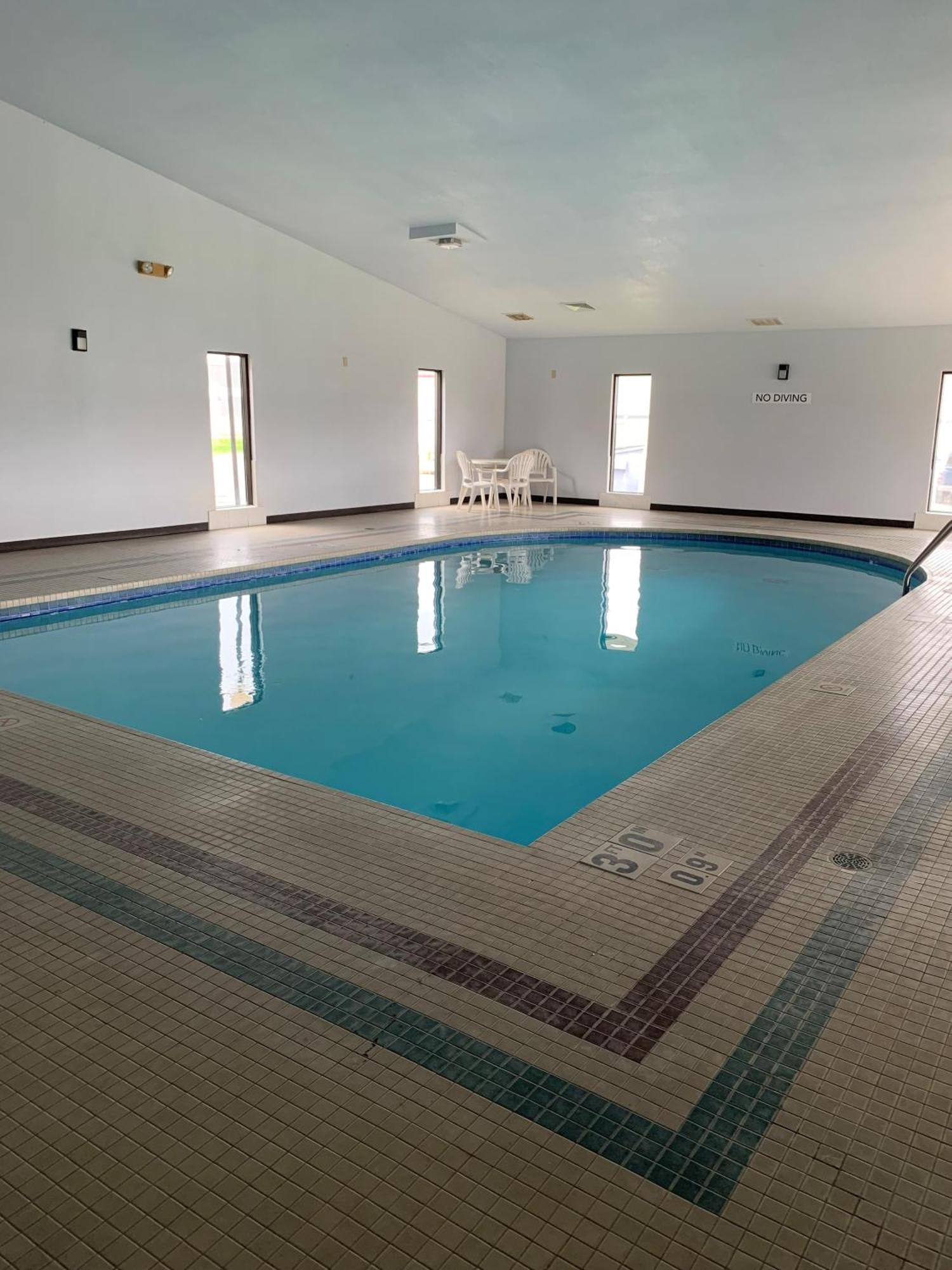 Americinn By Wyndham Marshfield Bagian luar foto