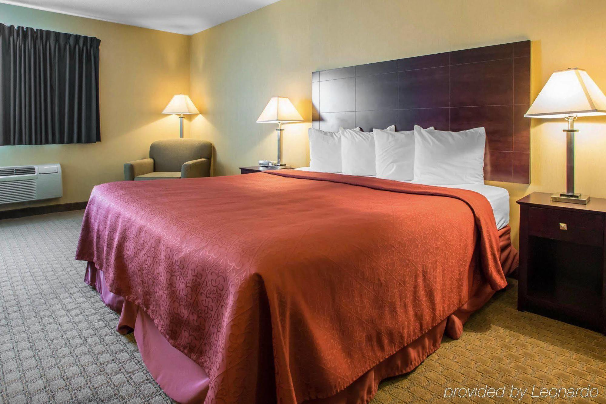 Americinn By Wyndham Marshfield Bagian luar foto
