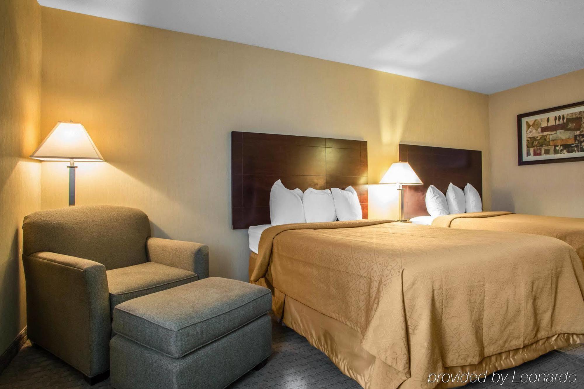 Americinn By Wyndham Marshfield Bagian luar foto