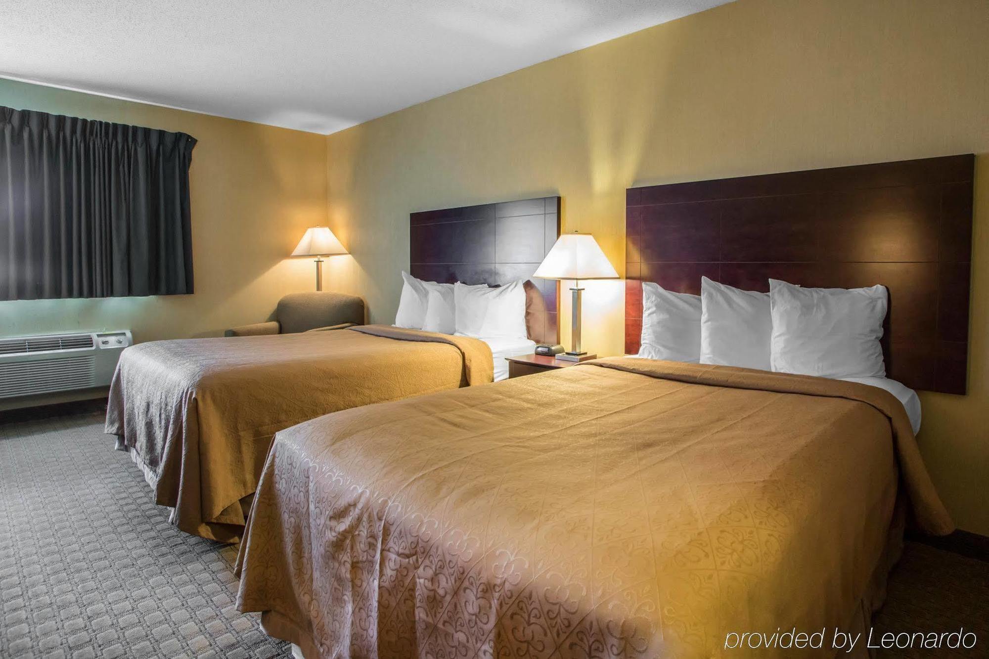 Americinn By Wyndham Marshfield Bagian luar foto