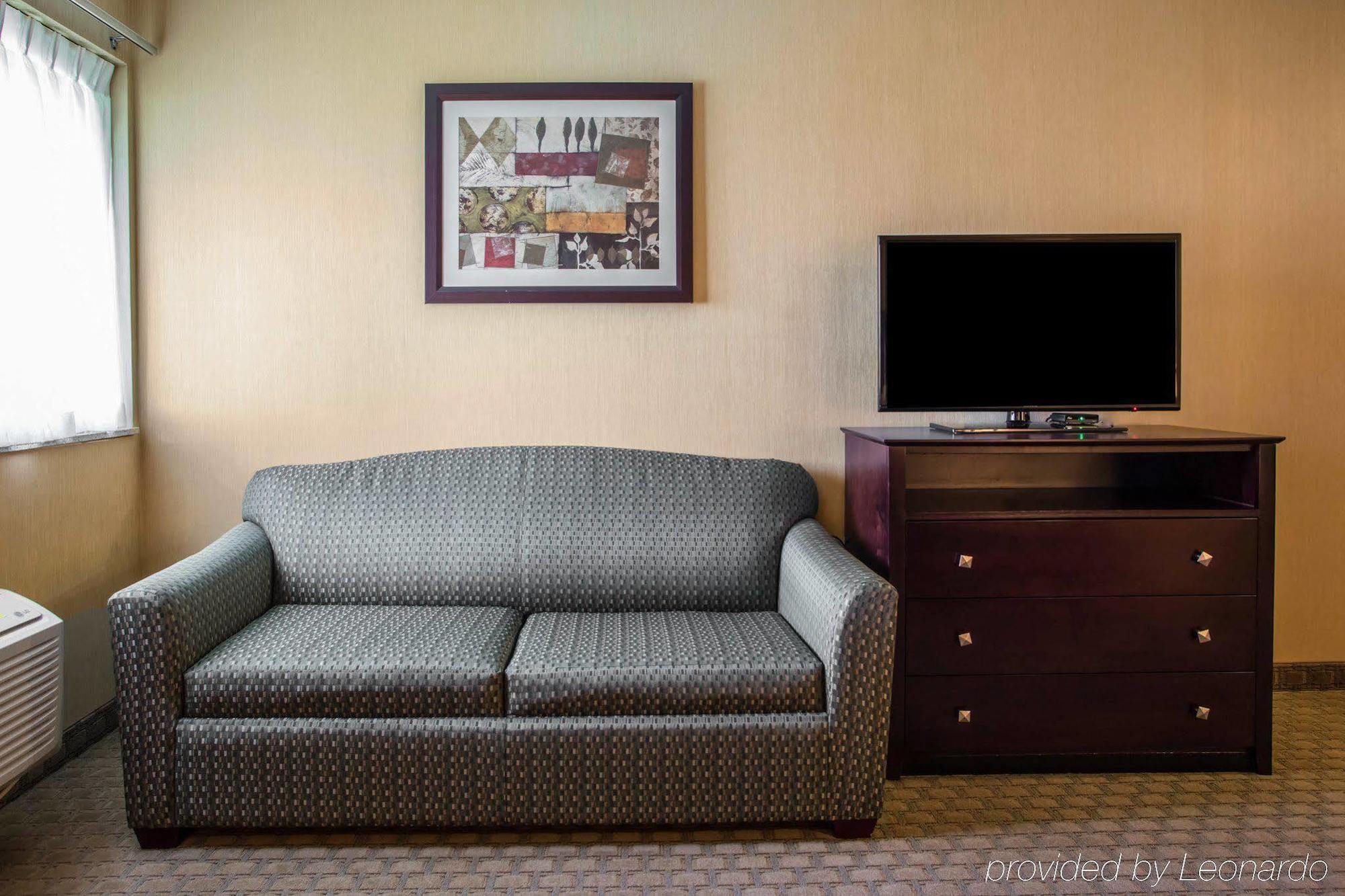 Americinn By Wyndham Marshfield Bagian luar foto