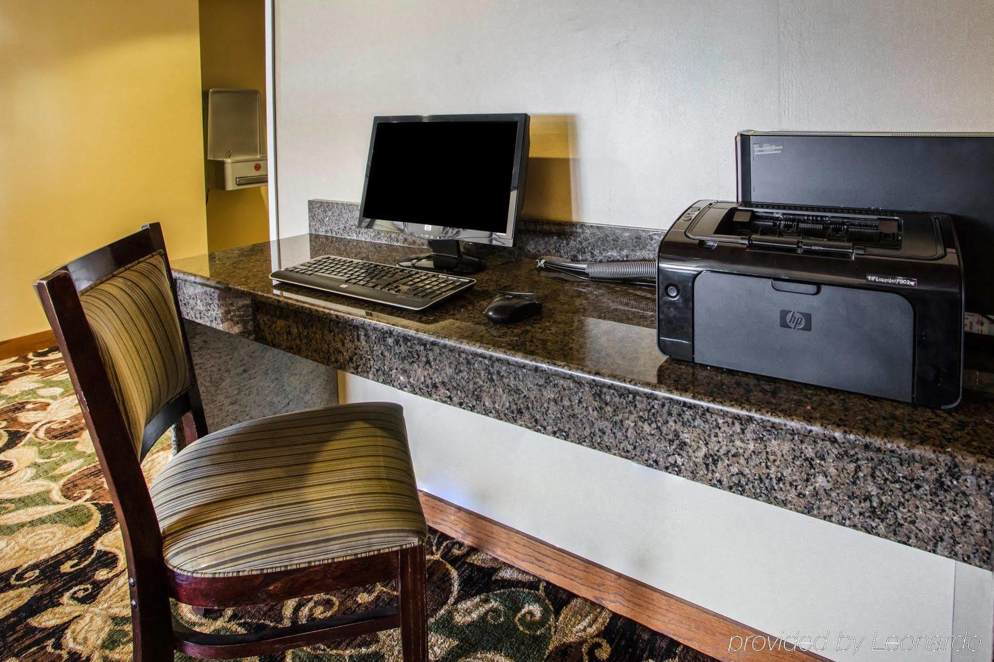 Americinn By Wyndham Marshfield Bagian luar foto